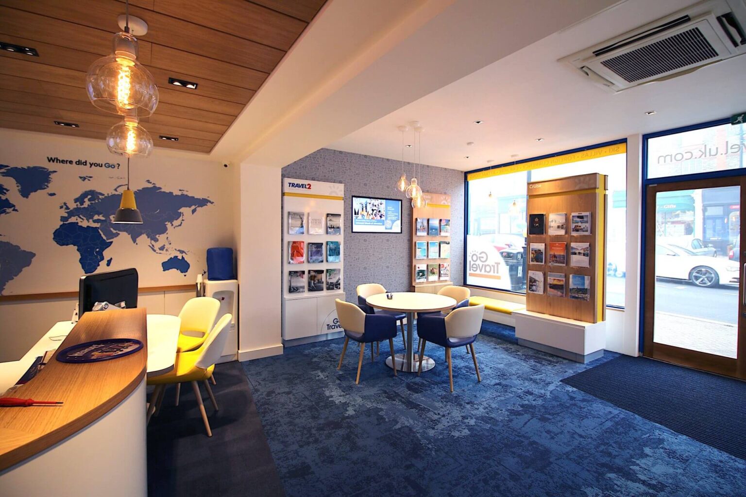 wall travel agency office design