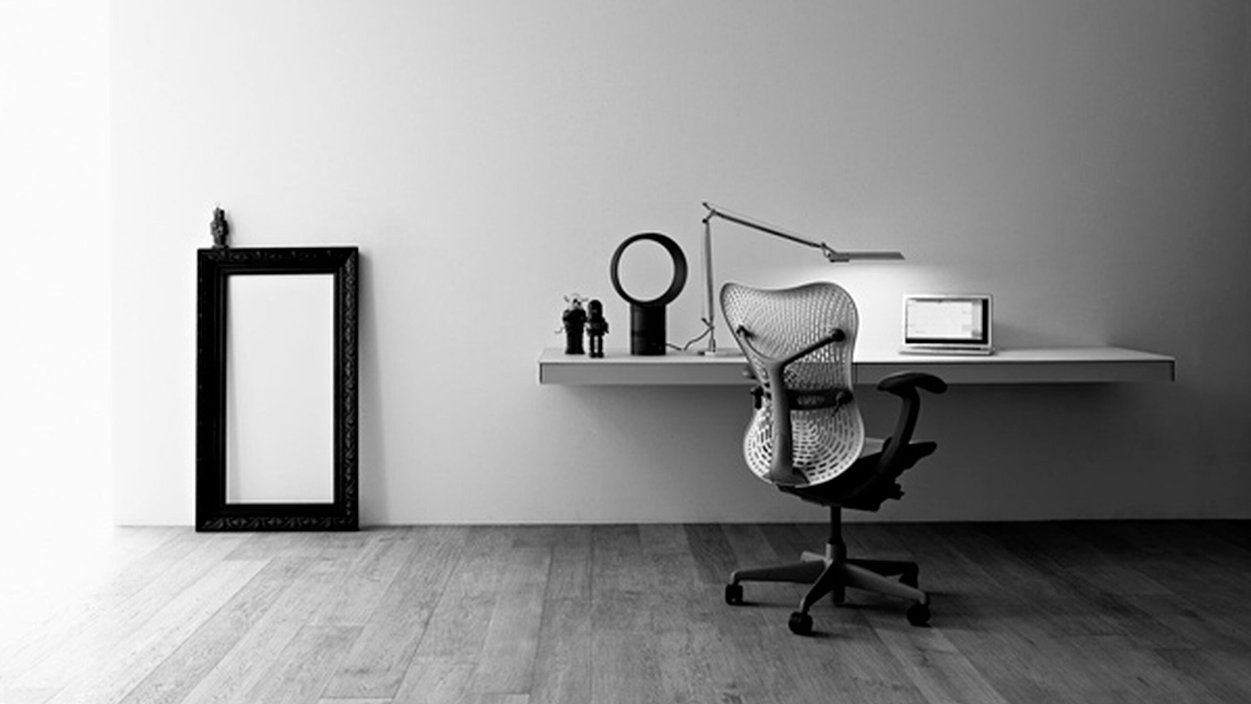 Contemporary floating desk