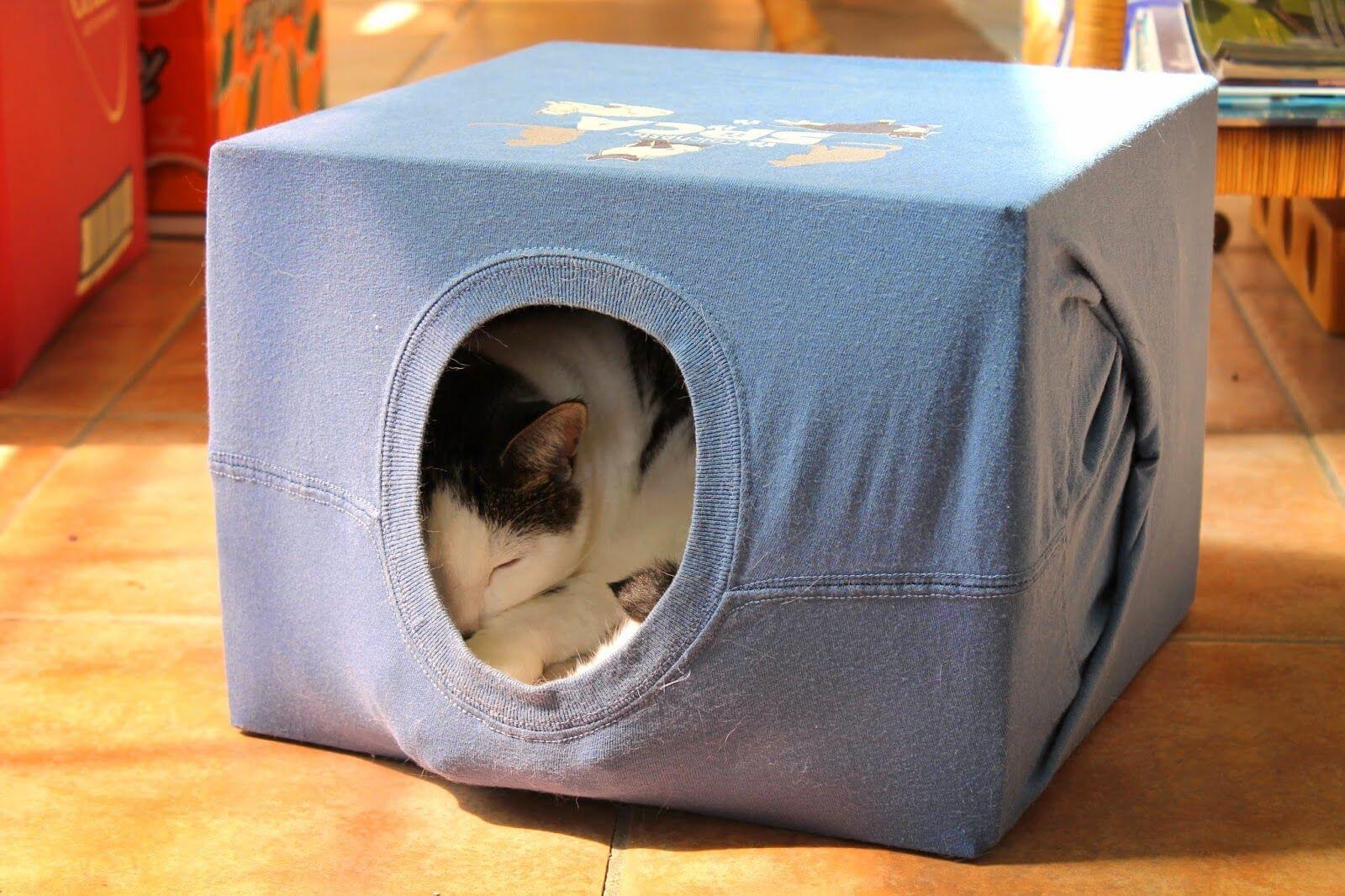 DIY Cat House With T-shirt