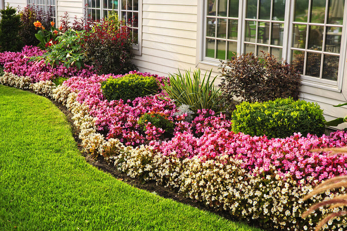 Multi-season flower bed