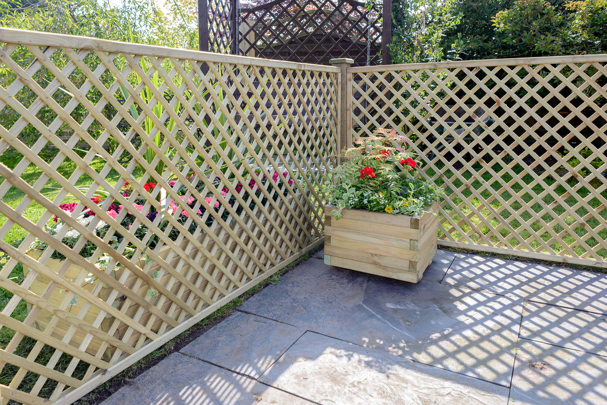 Garden fence trellis