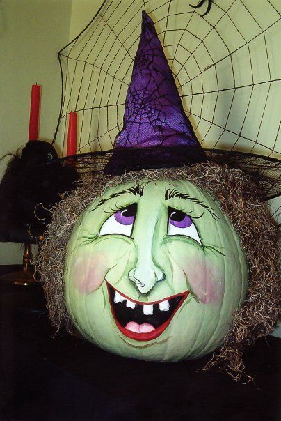 Witch’s Hat scary pumpkin