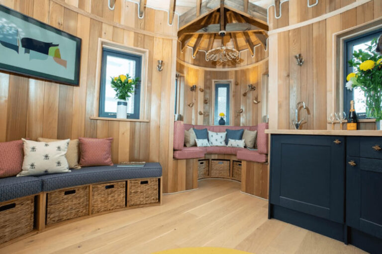 15 Creative Ideas for Inside a Treehouse For You And Kids