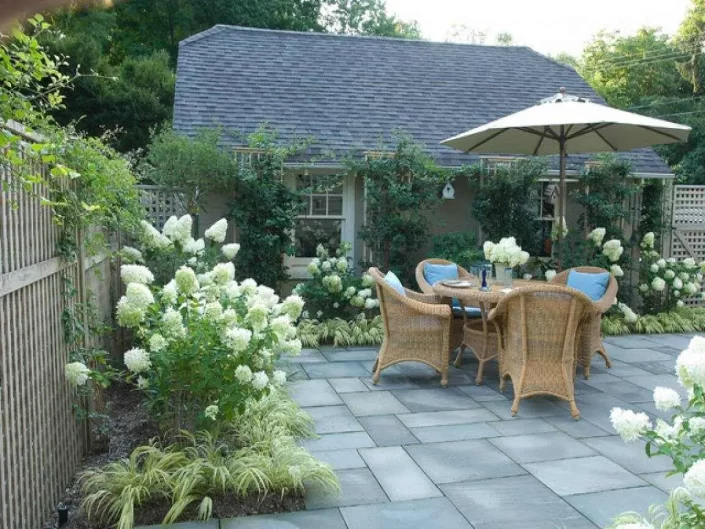 Small Townhouse Patio Decorating Ideas