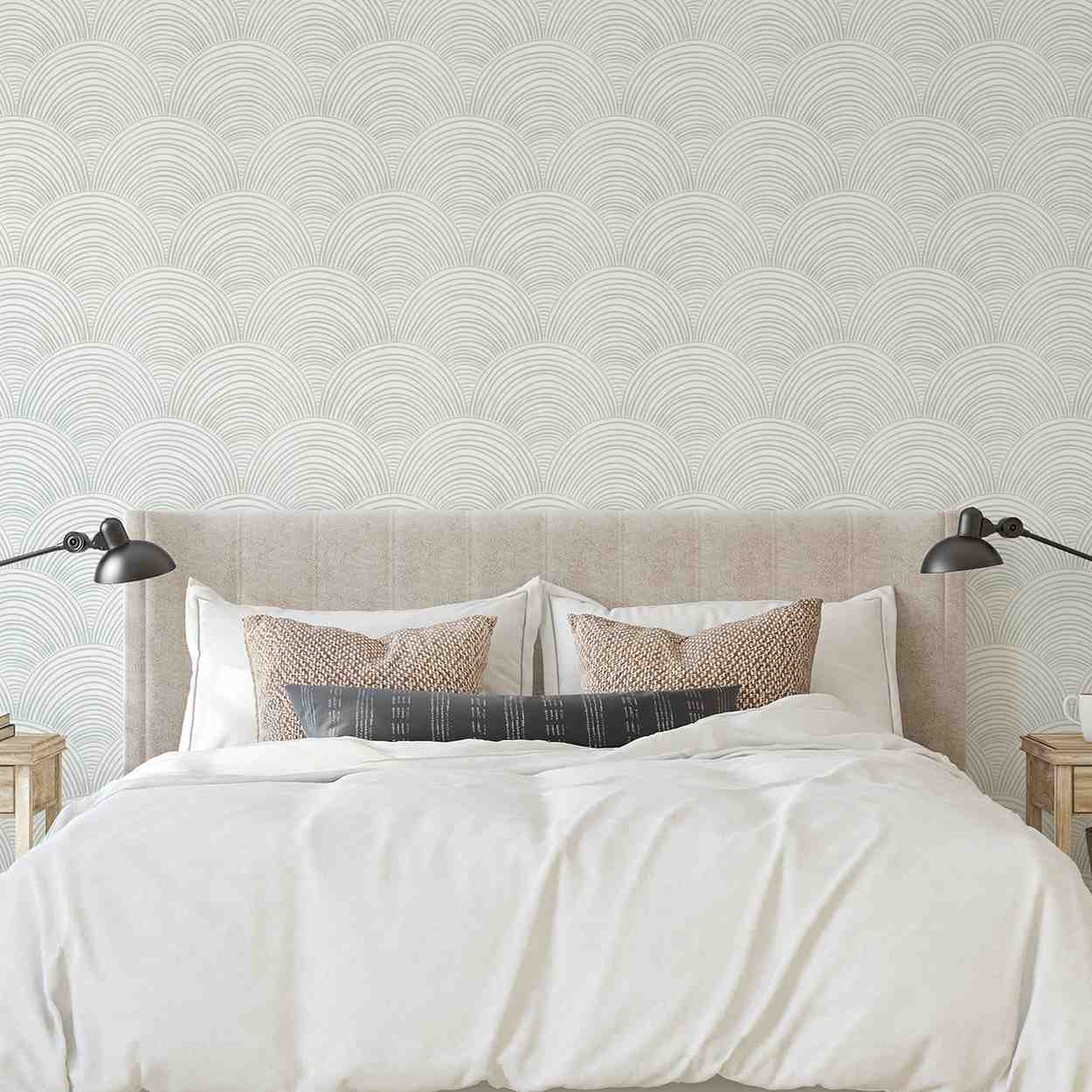 Bold-Accent-Wall-in-the-Bedroom